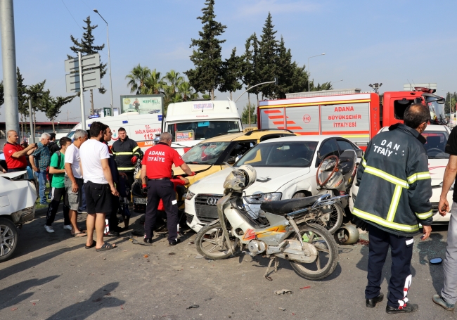 Adana'da trafik kazası: 10 yaralı